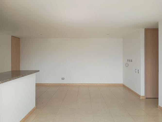 Apartamento de 3 alcobas en arriendo en Loma Del Indio, Medellín, 90 m² · foto 6 de 10