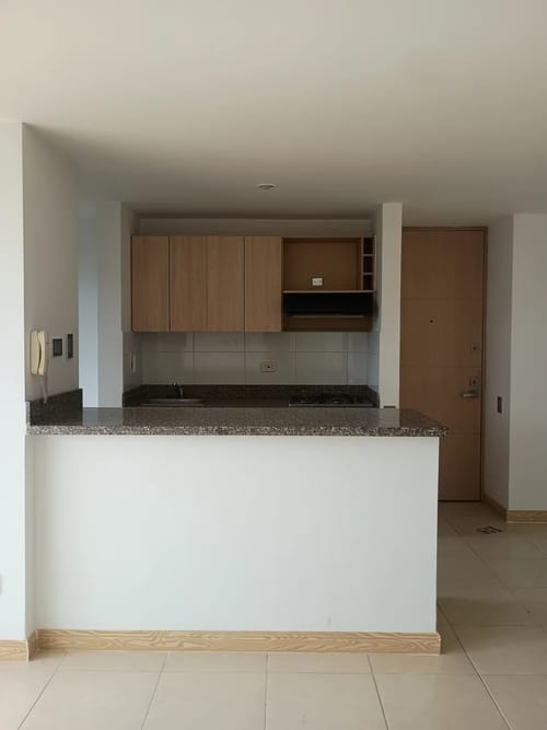 Apartamento de 3 alcobas en arriendo en Loma Del Indio, Medellín, 90 m² · foto 10 de 10