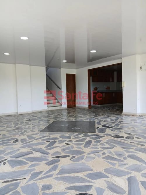 Casa de 3 alcobas en arriendo en Chagualo, Marinilla, 215 m² · foto 4 de 10