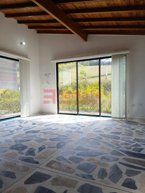 Casa de 3 alcobas en arriendo en Chagualo, Marinilla, 190 m² · foto 4 de 10