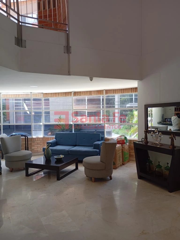 Apartamento en arriendo en Laureles, Medellín · foto 2 de 10