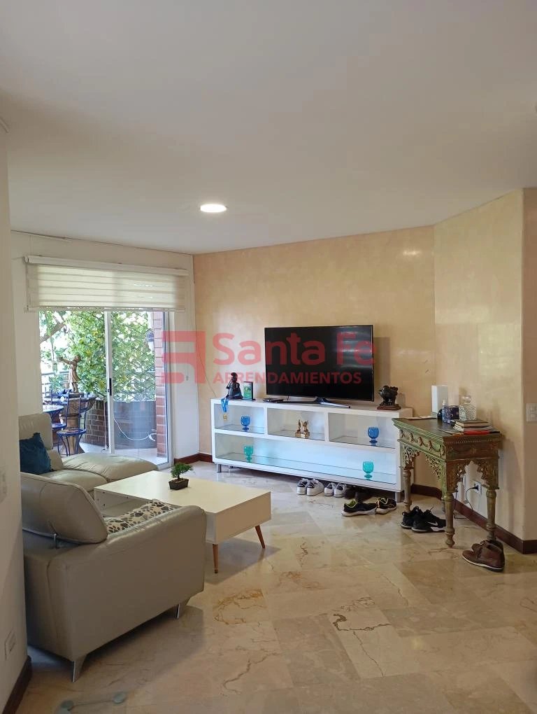 Apartamento en arriendo en Laureles, Medellín · foto 3 de 10