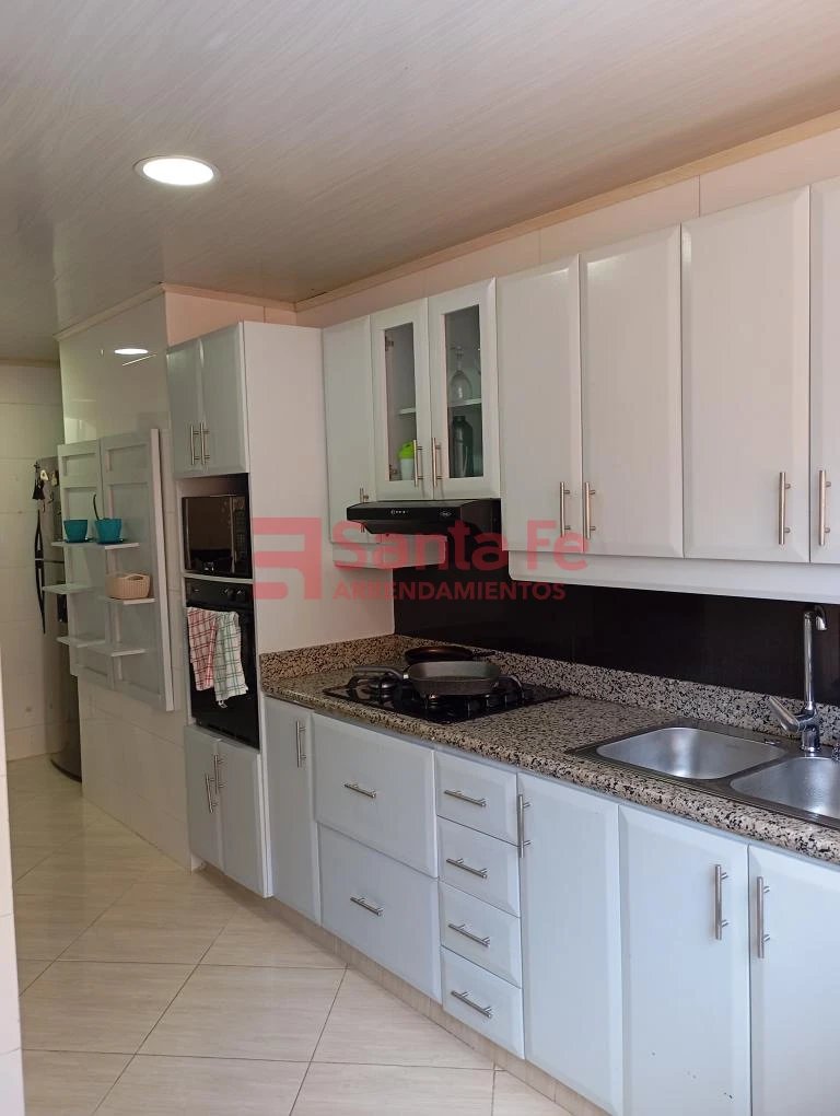 Apartamento en arriendo en Laureles, Medellín · foto 8 de 10