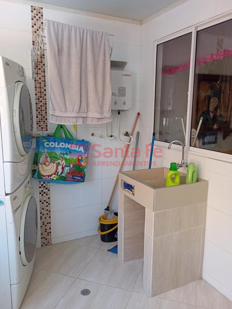 Apartamento en arriendo en Laureles, Medellín · foto 9 de 10