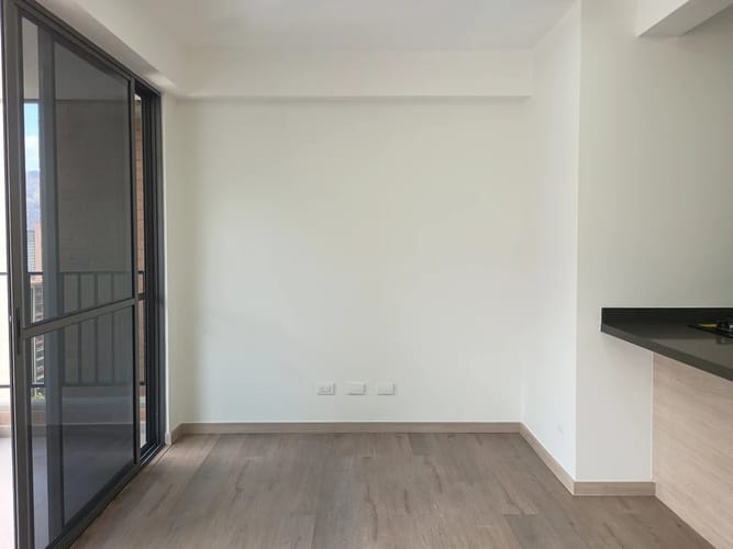 Apartamento de 3 alcobas en arriendo en Simesa, Medellín, 79 m² · foto 3 de 10