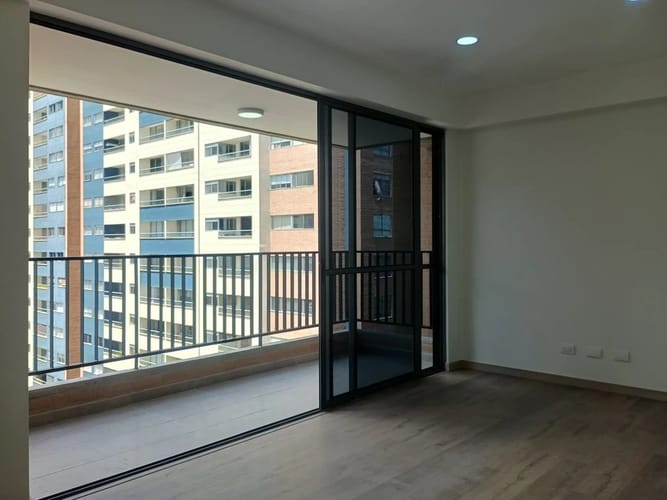 Apartamento de 3 alcobas en arriendo en Simesa, Medellín, 79 m² · foto 4 de 10