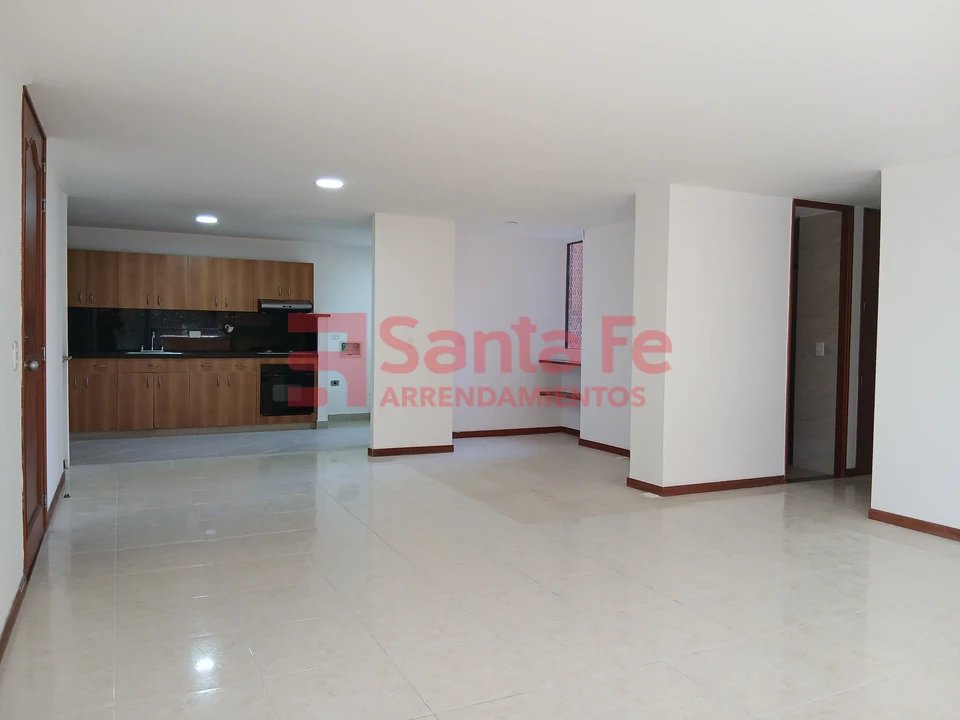 Apartamento en arriendo en Los Balsos, Medellín · foto 2 de 8