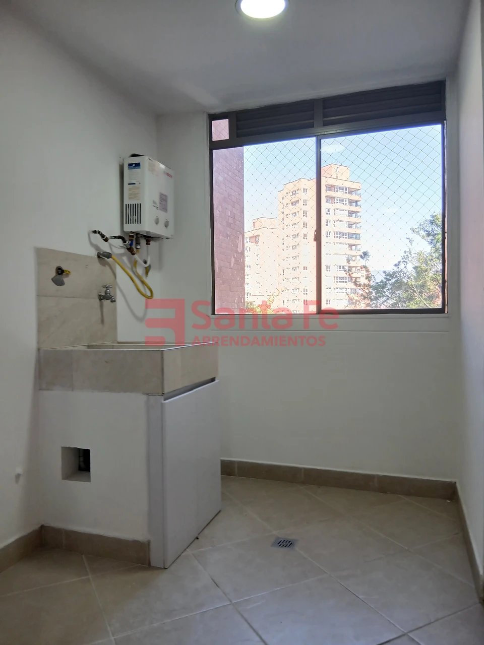 Apartamento en arriendo en Los Balsos, Medellín · foto 6 de 8