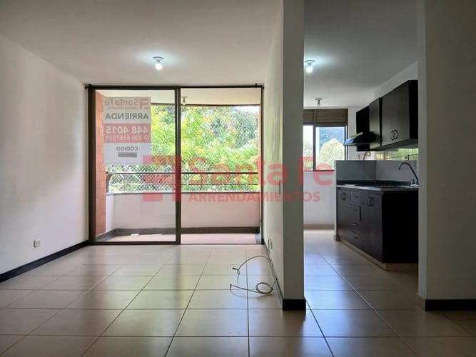 Apartamento de 2 alcobas en arriendo en Loma Del Indio, Medellín, 57 m² · foto 2 de 10