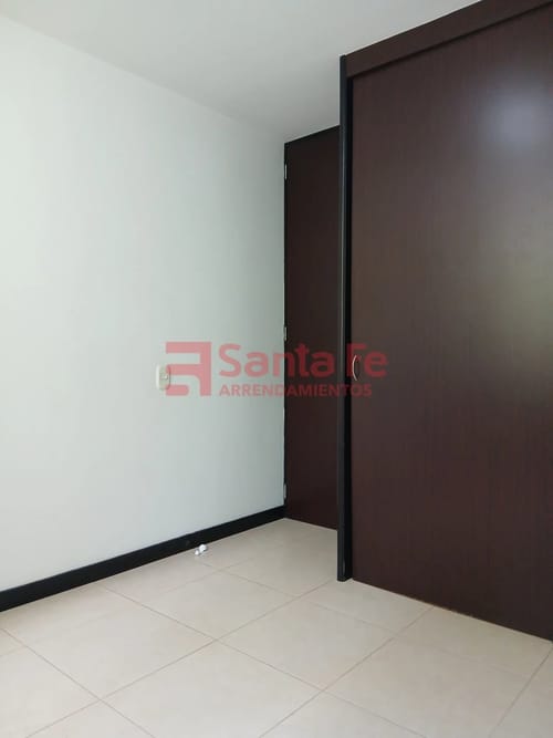 Apartamento de 2 alcobas en arriendo en Loma Del Indio, Medellín, 57 m² · foto 6 de 10