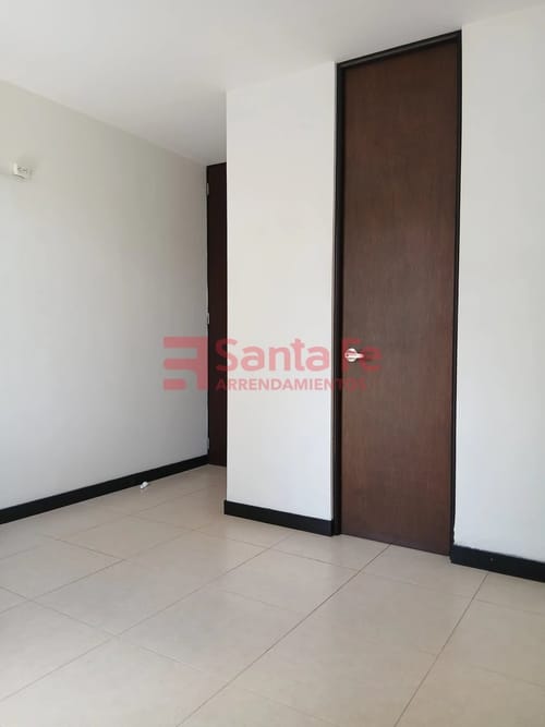 Apartamento de 2 alcobas en arriendo en Loma Del Indio, Medellín, 57 m² · foto 10 de 10