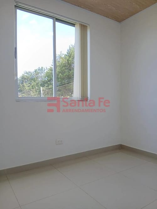Casa de 3 alcobas en arriendo en Chagualo, Marinilla, 310 m² · foto 9 de 10