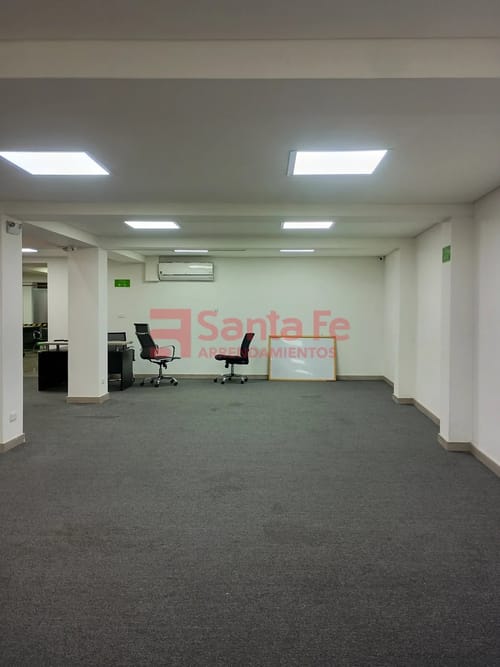 Casa de 20 alcobas en arriendo en Laureles, Medellín, 800 m² · foto 4 de 10