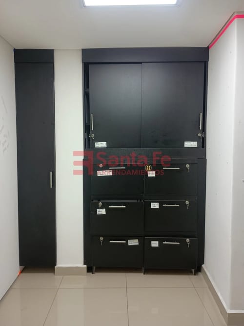 Casa de 20 alcobas en arriendo en Laureles, Medellín, 800 m² · foto 5 de 10