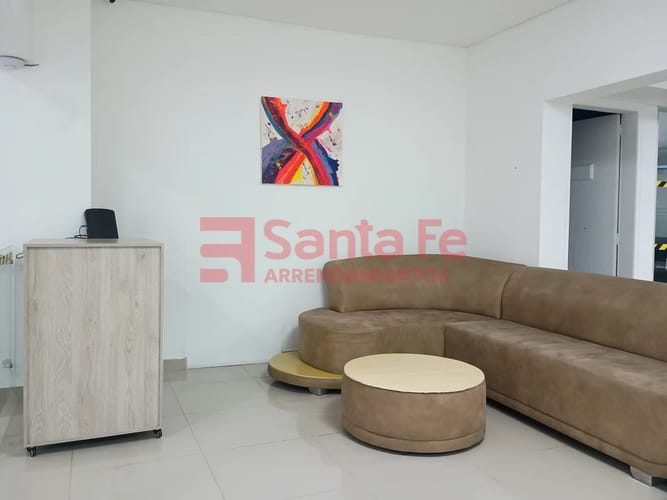 Casa de 20 alcobas en arriendo en Laureles, Medellín, 800 m² · foto 9 de 10