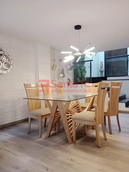 Casa de 4 alcobas en arriendo en La Visitación, Medellín, 340 m² · foto 6 de 10