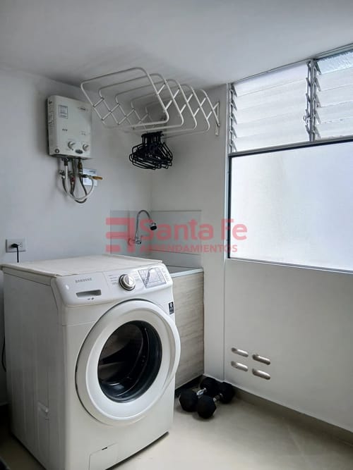 Apartamento de 2 alcobas en arriendo en Loma Del Indio, Medellín, 52 m² · foto 7 de 10