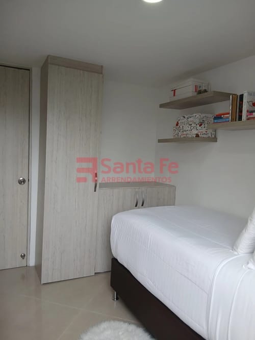 Apartamento de 2 alcobas en arriendo en Loma Del Indio, Medellín, 52 m² · foto 9 de 10