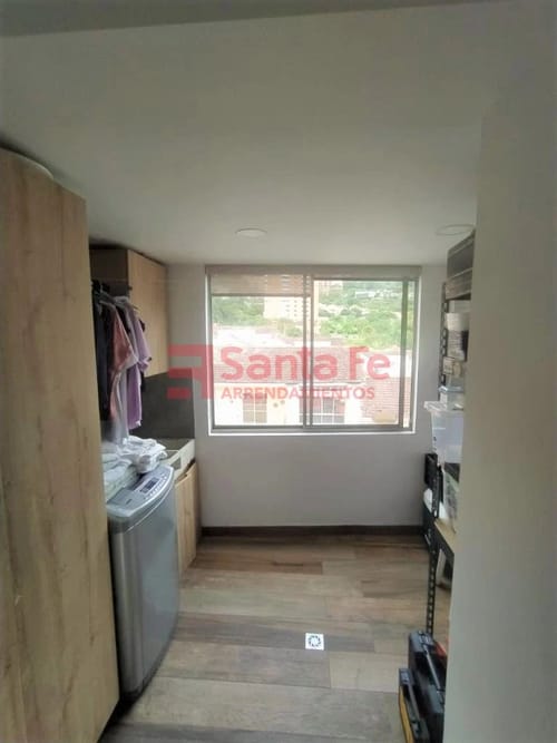 Apartamento de 3 alcobas en arriendo en Asomadera No.2, Medellín, 104 m² · foto 8 de 10