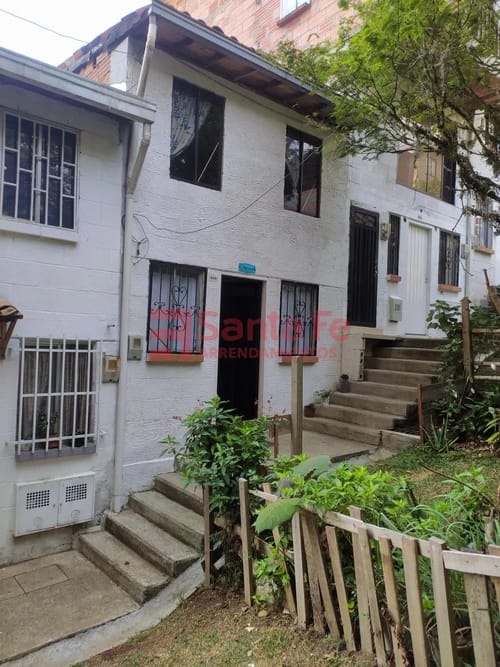 Apartamento de 3 alcobas en arriendo en Pajarito, Medellín, 60 m² · foto 2 de 10