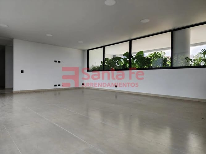 Apartamento de 4 alcobas en arriendo en El Tesoro, Medellín, 230 m² · foto 3 de 10