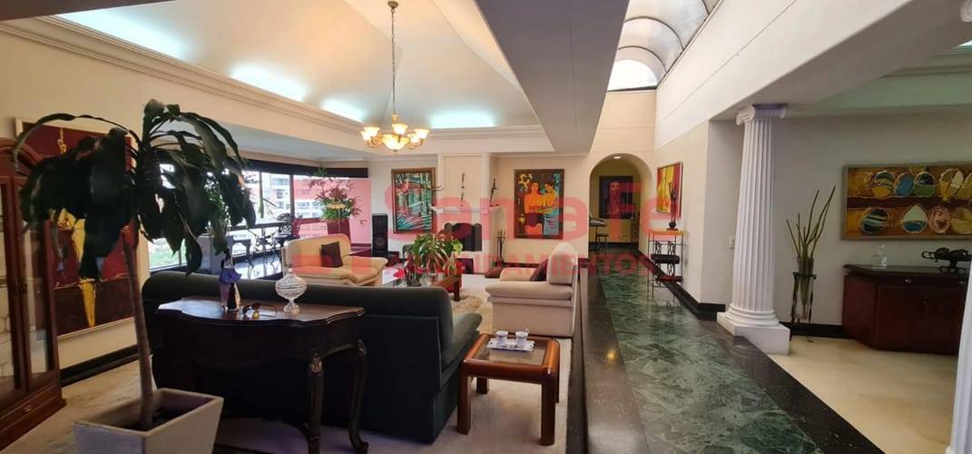 Apartamento de 4 alcobas en arriendo en Las Lomas No.2, Medellín, 240 m² · foto 5 de 10