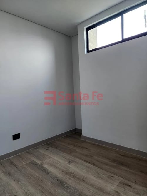 Apartamento de 4 alcobas en arriendo en El Tesoro, Medellín, 230 m² · foto 7 de 10