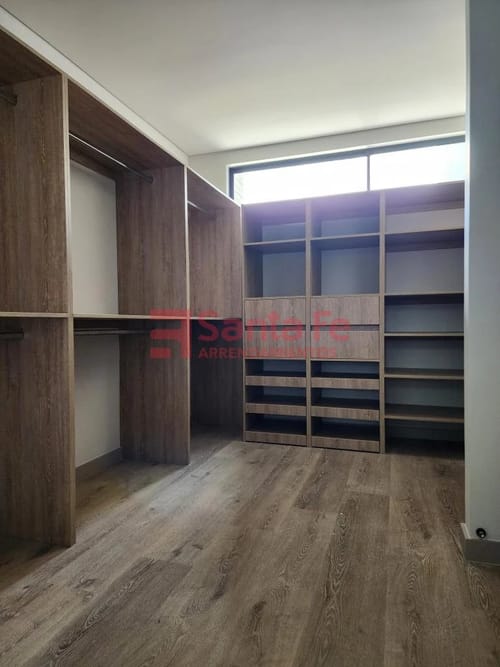 Apartamento de 4 alcobas en arriendo en El Tesoro, Medellín, 230 m² · foto 10 de 10