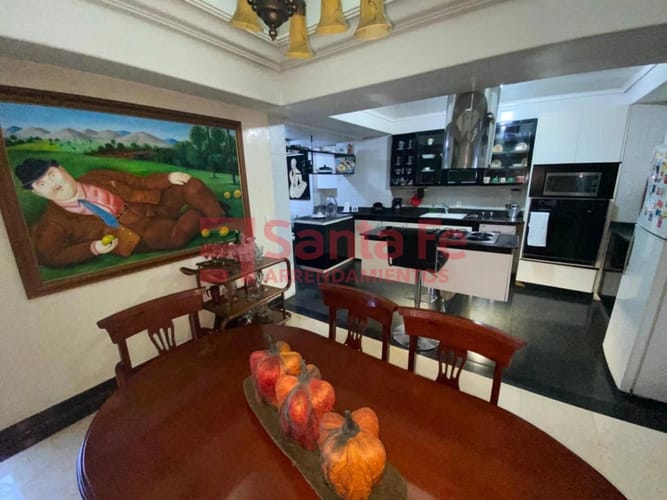 Apartamento de 4 alcobas en arriendo en Las Lomas No.2, Medellín, 240 m² · foto 9 de 10
