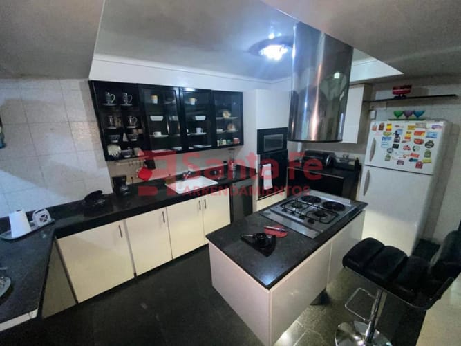 Apartamento de 4 alcobas en arriendo en Las Lomas No.2, Medellín, 240 m² · foto 10 de 10