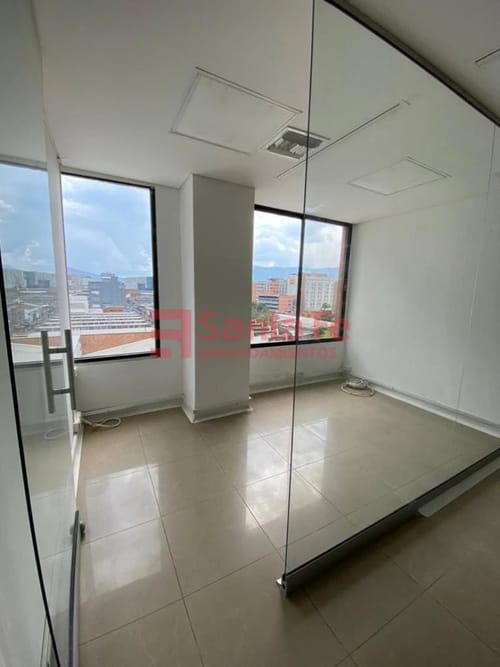 Oficina en arriendo en Perpetuo Socorro, Medellín, 32 m² · foto 3 de 7