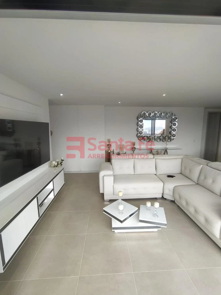 Apartamento en arriendo en Villa Carlota, Medellín · foto 3 de 10