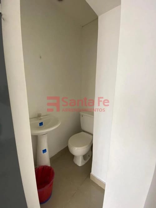 Oficina en arriendo en Perpetuo Socorro, Medellín, 32 m² · foto 5 de 7