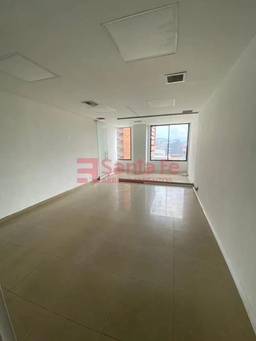 Oficina en arriendo en Perpetuo Socorro, Medellín, 32 m² · foto 7 de 7