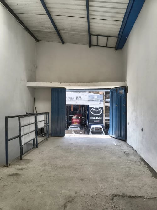 Bodega en arriendo en Naranjal, Medellín, 98 m² · foto 3 de 5