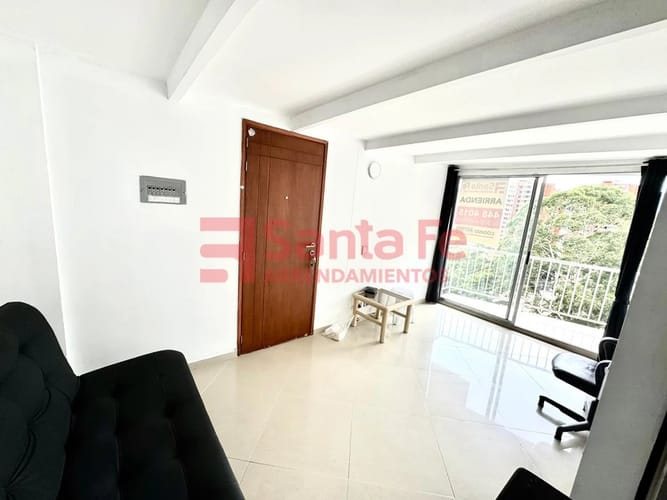 Apartamento de 2 alcobas en arriendo en Loma Del Indio, Medellín, 50 m² · foto 2 de 10