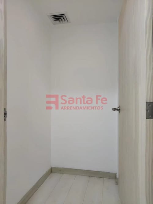 Local en arriendo en El Chagualo, Medellín, 52 m² · foto 6 de 9