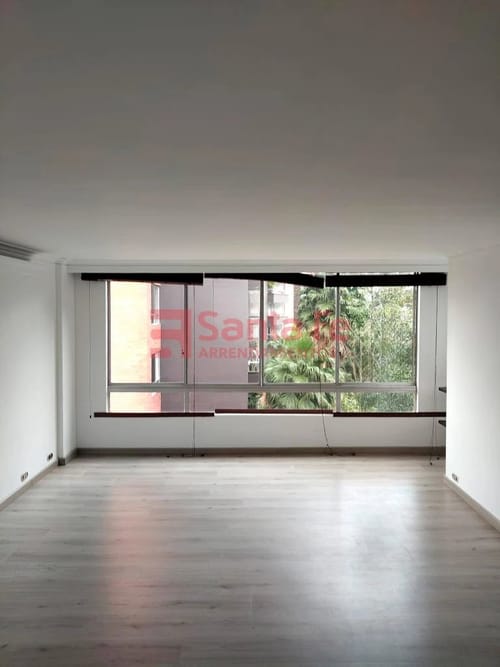 Apartamento de 3 alcobas en arriendo en Los Balsos, Medellín, 90 m² · foto 2 de 10