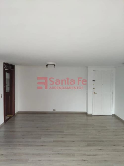 Apartamento de 3 alcobas en arriendo en Los Balsos, Medellín, 90 m² · foto 3 de 10
