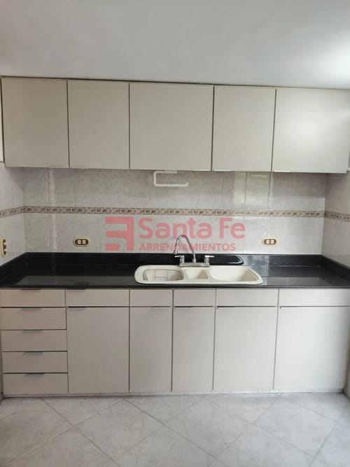 Apartamento de 3 alcobas en arriendo en Los Balsos, Medellín, 90 m² · foto 6 de 10