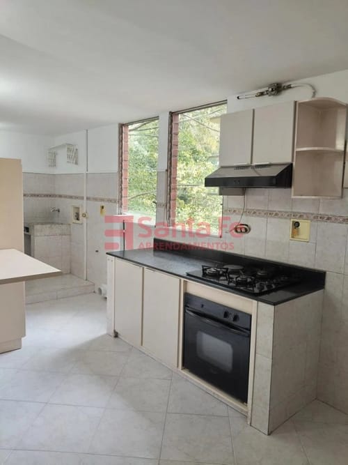 Apartamento de 3 alcobas en arriendo en Los Balsos, Medellín, 90 m² · foto 8 de 10
