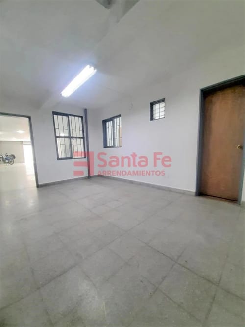 Bodega en arriendo en Perpetuo Socorro, Medellín, 140 m² · foto 4 de 10