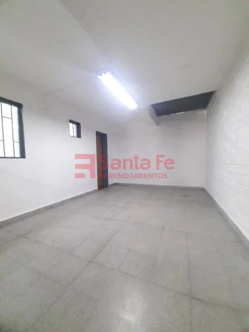 Bodega en arriendo en Perpetuo Socorro, Medellín, 140 m² · foto 5 de 10