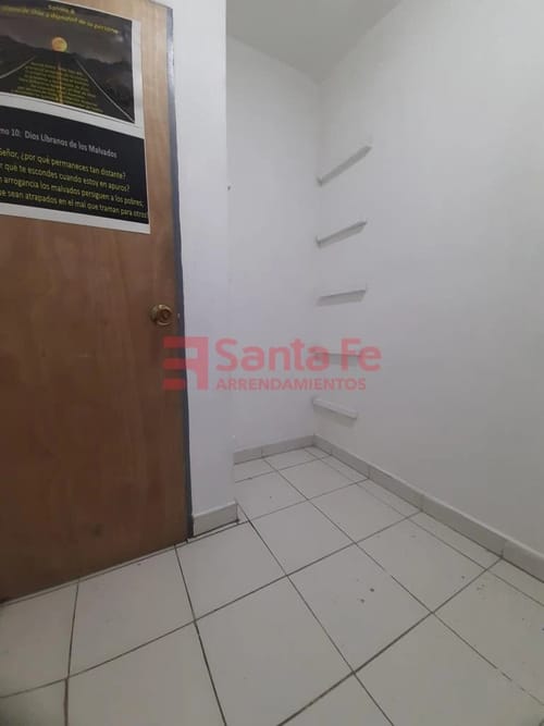 Bodega en arriendo en Perpetuo Socorro, Medellín, 140 m² · foto 6 de 10