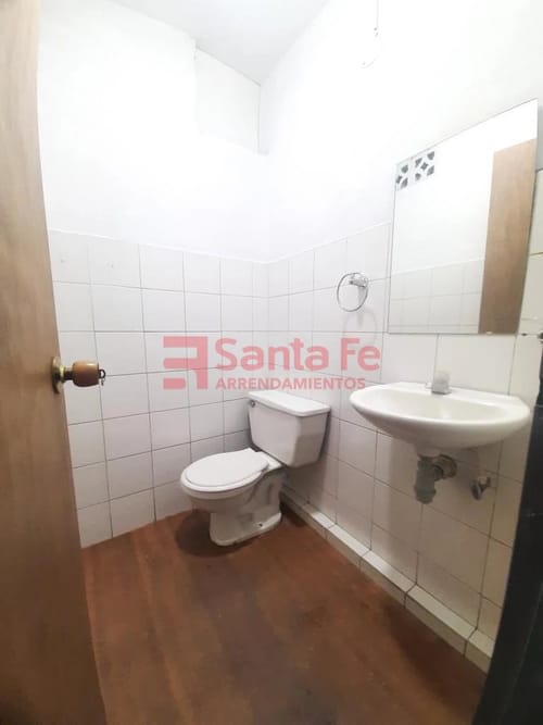 Bodega en arriendo en Perpetuo Socorro, Medellín, 140 m² · foto 8 de 10