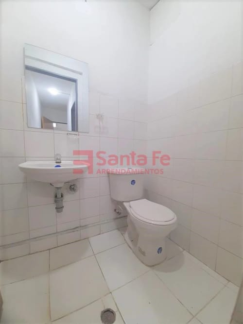Bodega en arriendo en Perpetuo Socorro, Medellín, 140 m² · foto 9 de 10