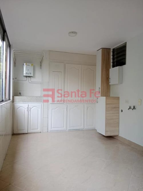 Apartamento de 4 alcobas en arriendo en Astorga, Medellín, 150 m² · foto 5 de 10