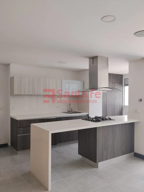 Apartamento de 3 alcobas en arriendo en Simesa, Medellín, 120 m² · foto 6 de 10