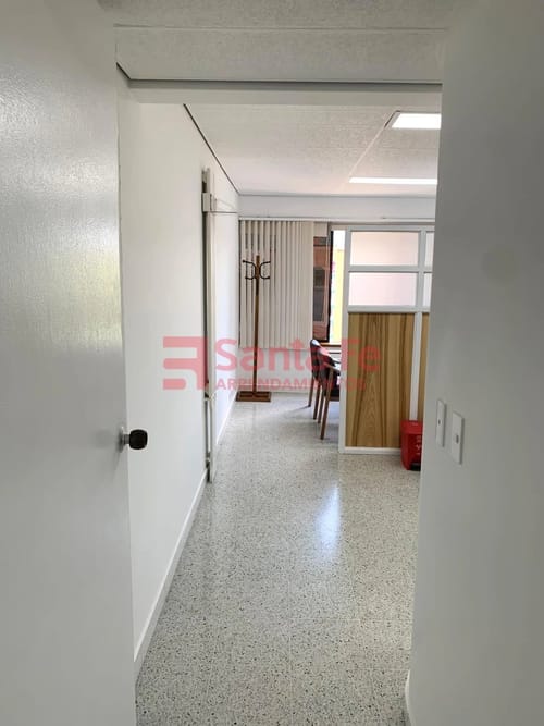 Oficina en arriendo en Patio Bonito, Medellín, 30 m² · foto 4 de 10