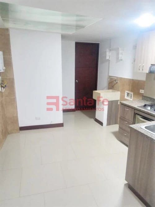 Apartamento de 2 alcobas en arriendo en Los Naranjos, Medellín, 55 m² · foto 4 de 10